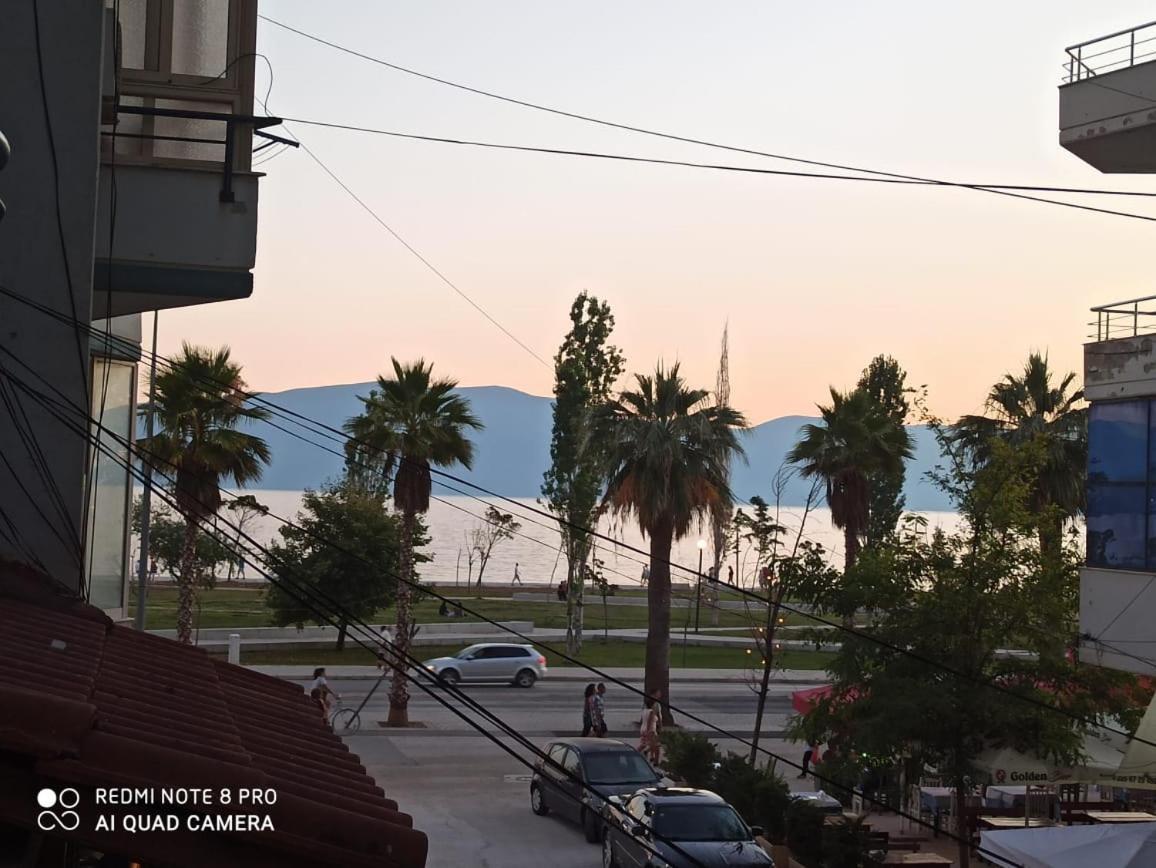 Vivi La Tua Vacanza Con L'Appartamento 1 Di Ervin! Enjoy Your Holiday With Ervin'S Apartment 1! Vlorë Eksteriør billede