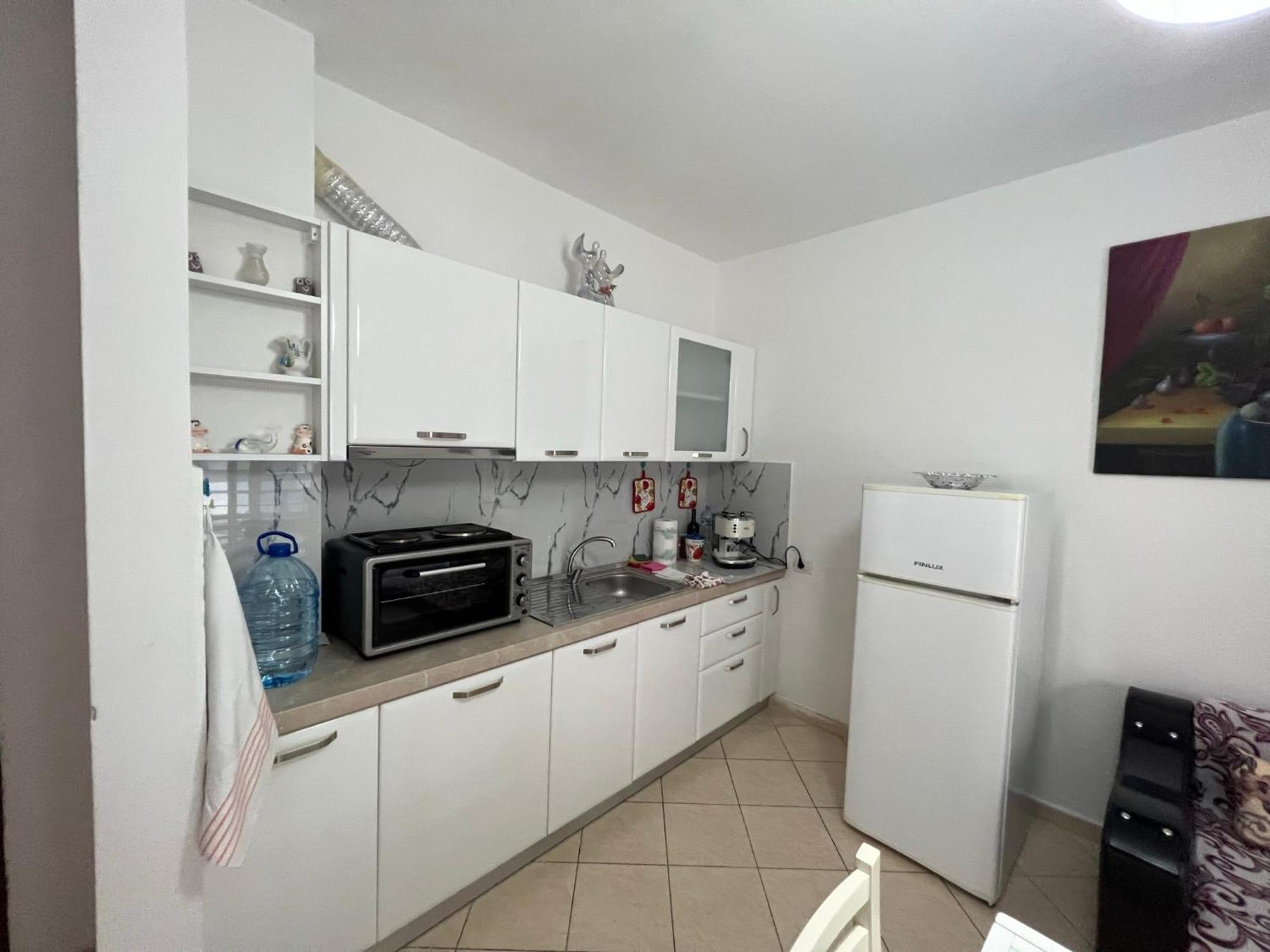 Vivi La Tua Vacanza Con L'Appartamento 1 Di Ervin! Enjoy Your Holiday With Ervin'S Apartment 1! Vlorë Eksteriør billede