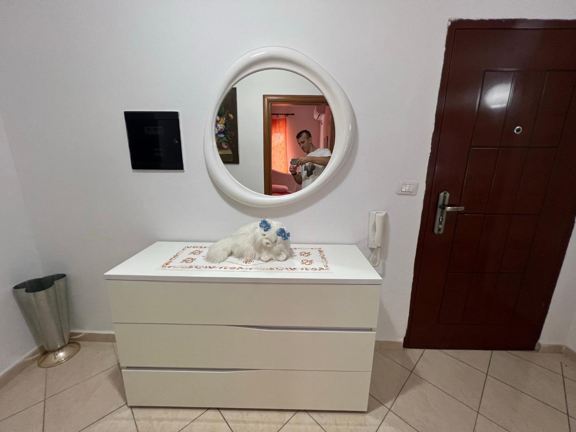 Vivi La Tua Vacanza Con L'Appartamento 1 Di Ervin! Enjoy Your Holiday With Ervin'S Apartment 1! Vlorë Eksteriør billede