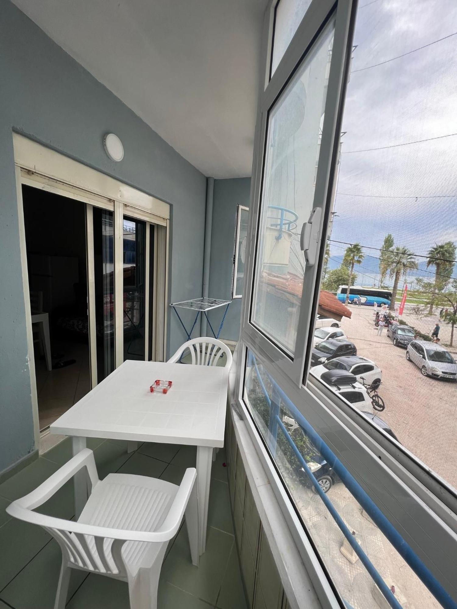 Vivi La Tua Vacanza Con L'Appartamento 1 Di Ervin! Enjoy Your Holiday With Ervin'S Apartment 1! Vlorë Eksteriør billede